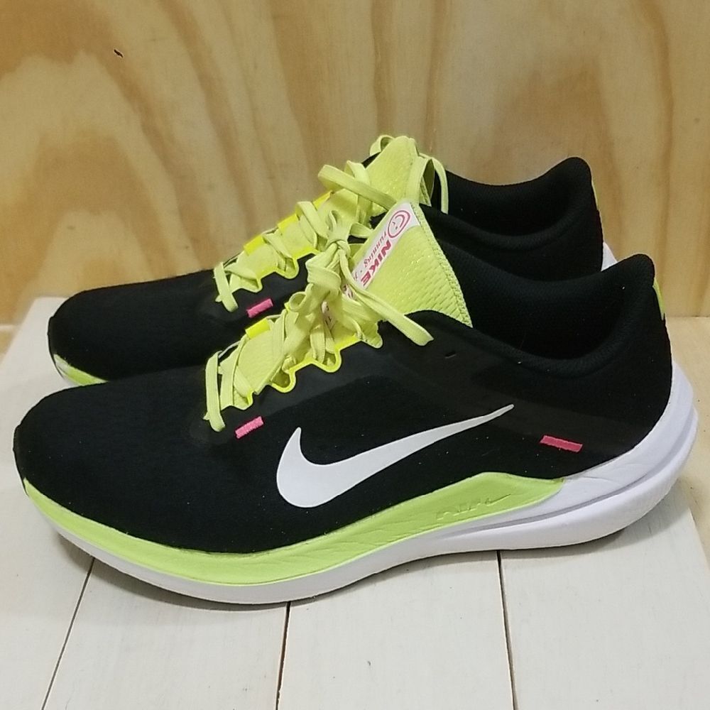 Nike Air Winflo 10 Black Volt Men's size 9,Wmn's Size 10 1/2